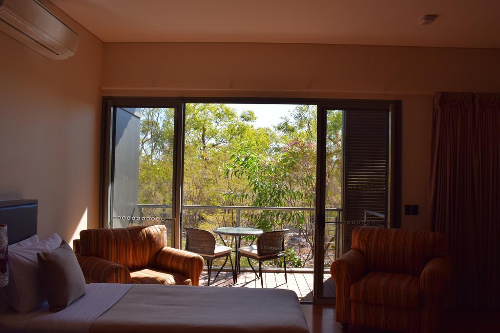 Cicada Lodge Katherine Rom bilde